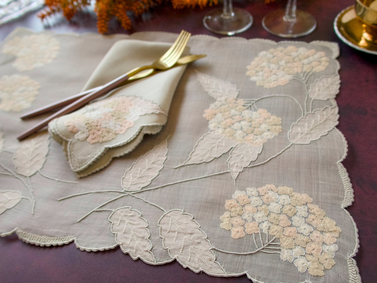 "Hydrangea" Vintage Marghab 17pc Organdy Placemat Set for 8