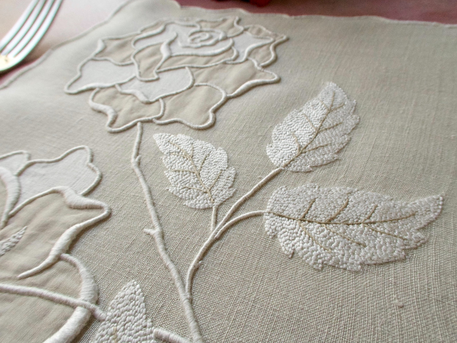 "Rose" Vintage Marghab Madeira 16pc Linen Placemat Set for 8