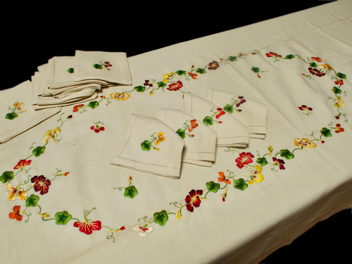 Nasturtiums Vintage Embroidered Linen 67x108&quot; Tablecloth &amp; 12 Napkins