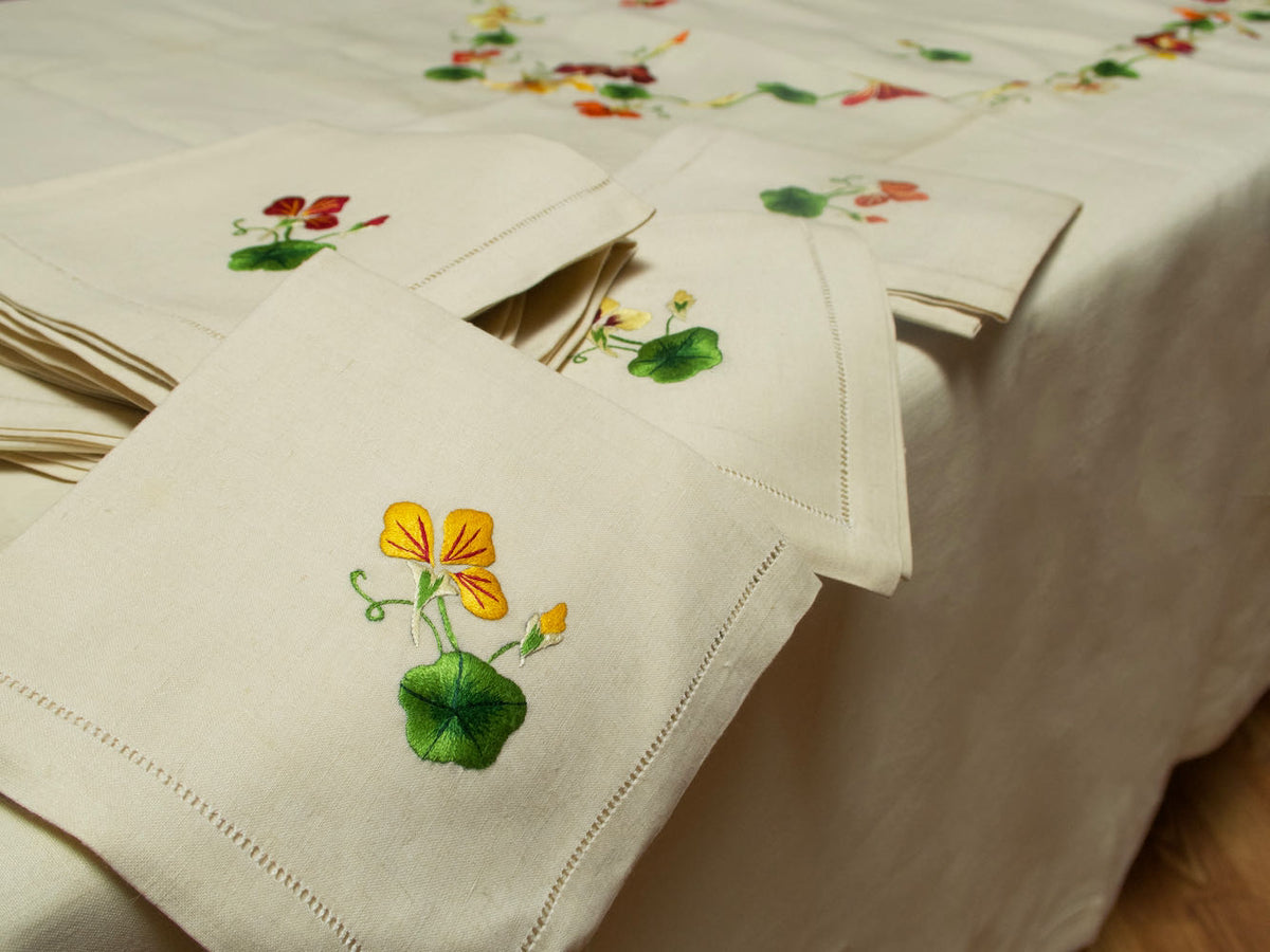 Nasturtiums Vintage Embroidered Linen 67x108&quot; Tablecloth &amp; 12 Napkins