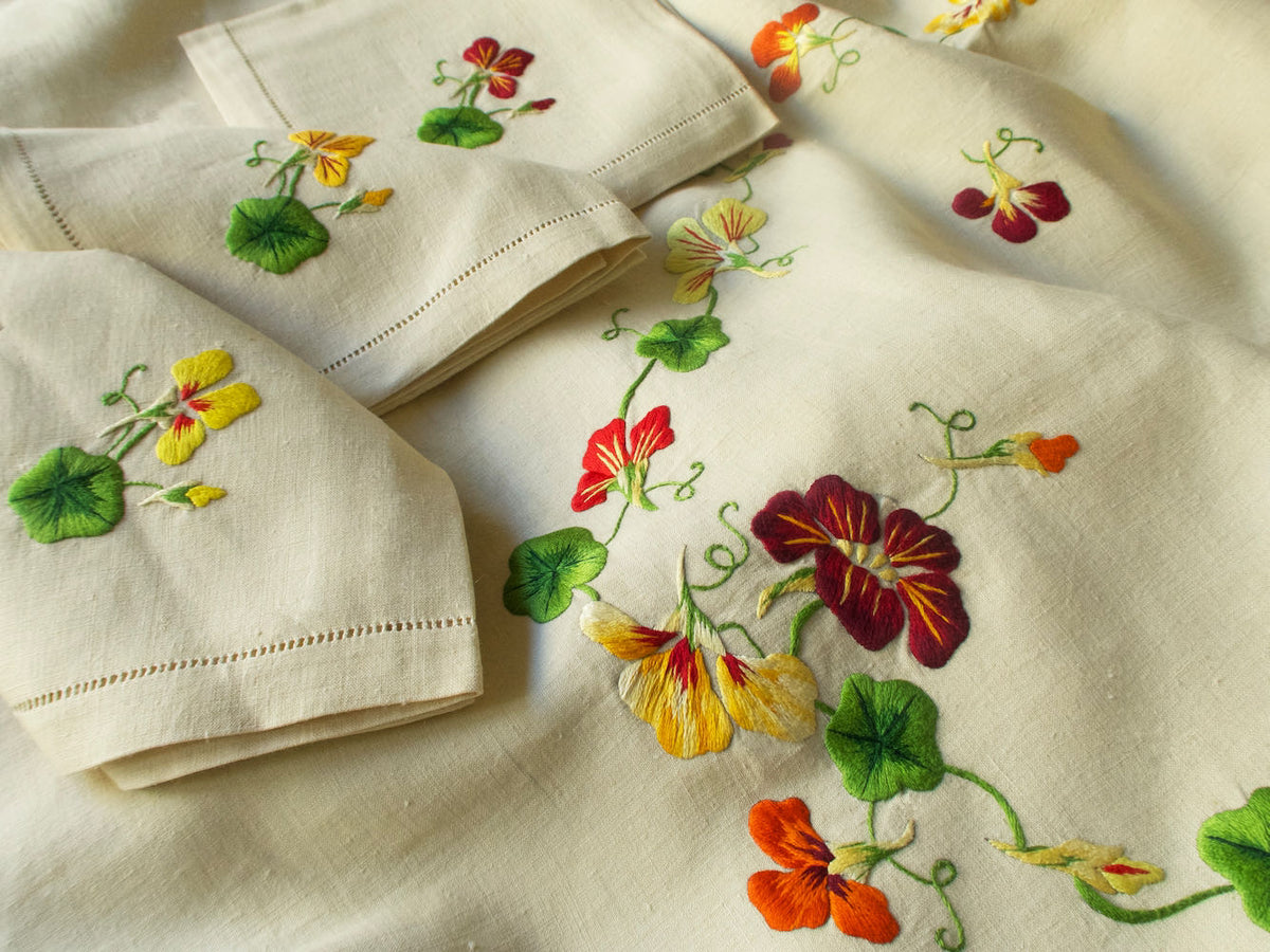 Nasturtiums Vintage Embroidered Linen 67x108&quot; Tablecloth &amp; 12 Napkins