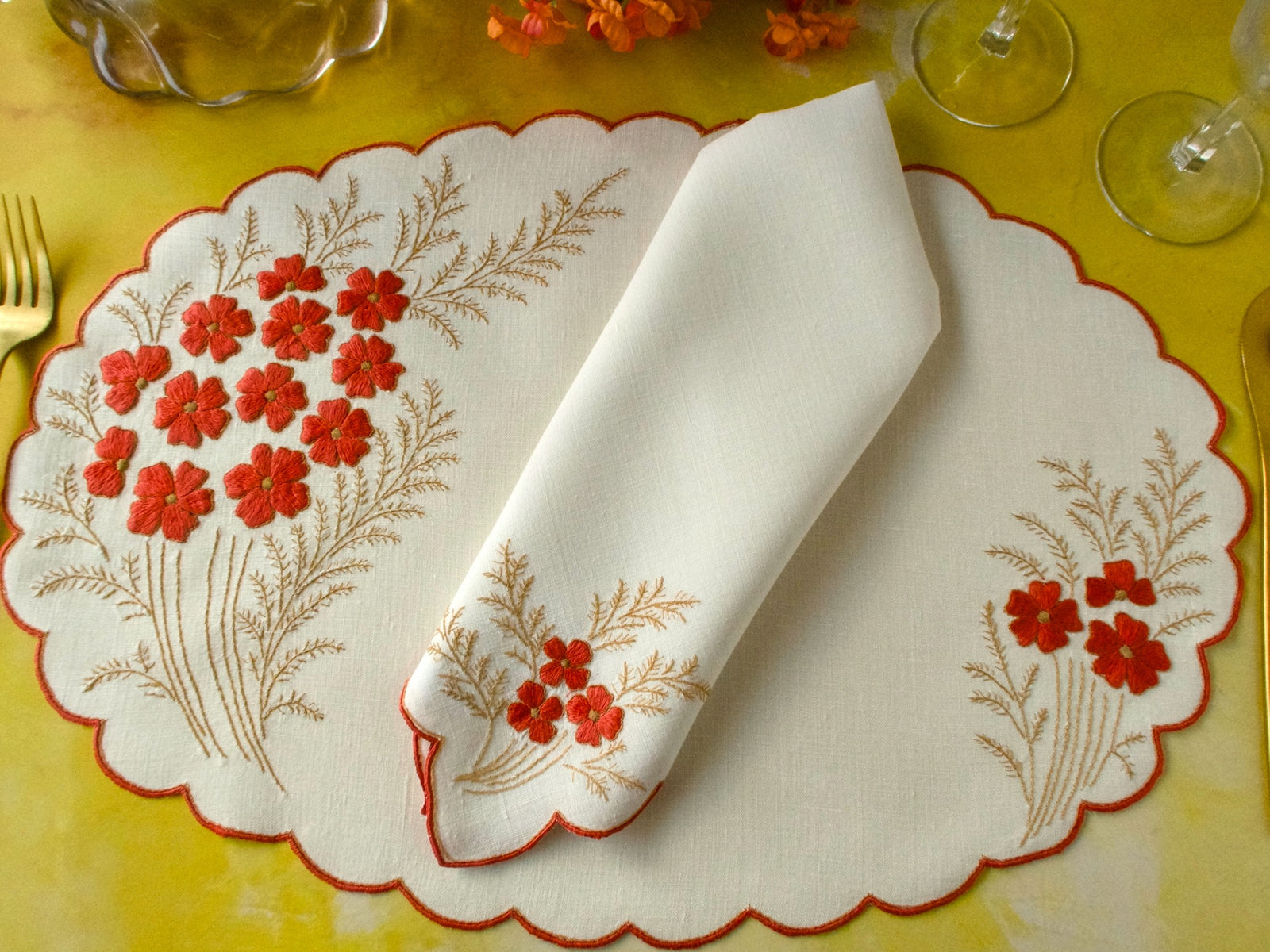 Stunning Orange Flowers Vintage Madeira 16pc Placemat Set for 8
