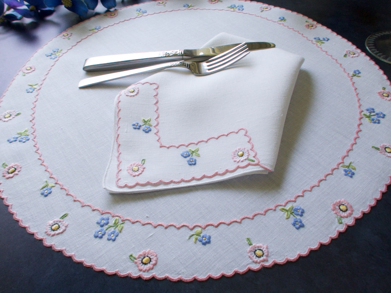 Dainty Flowers Vintage Hand Embroidered 24pc Linen Placemat Set for 8