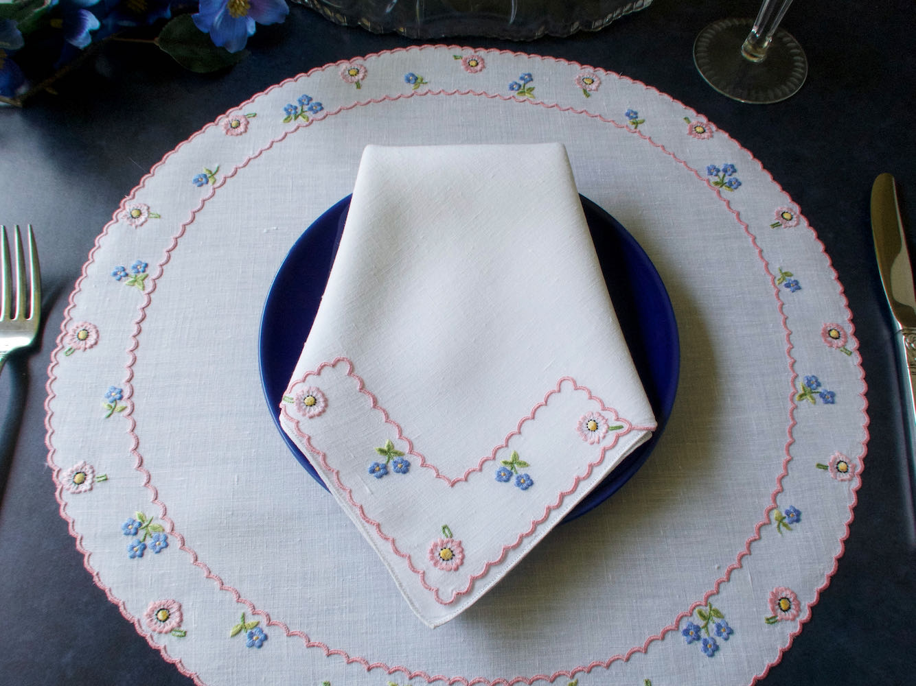 Dainty Flowers Vintage Hand Embroidered 24pc Linen Placemat Set for 8