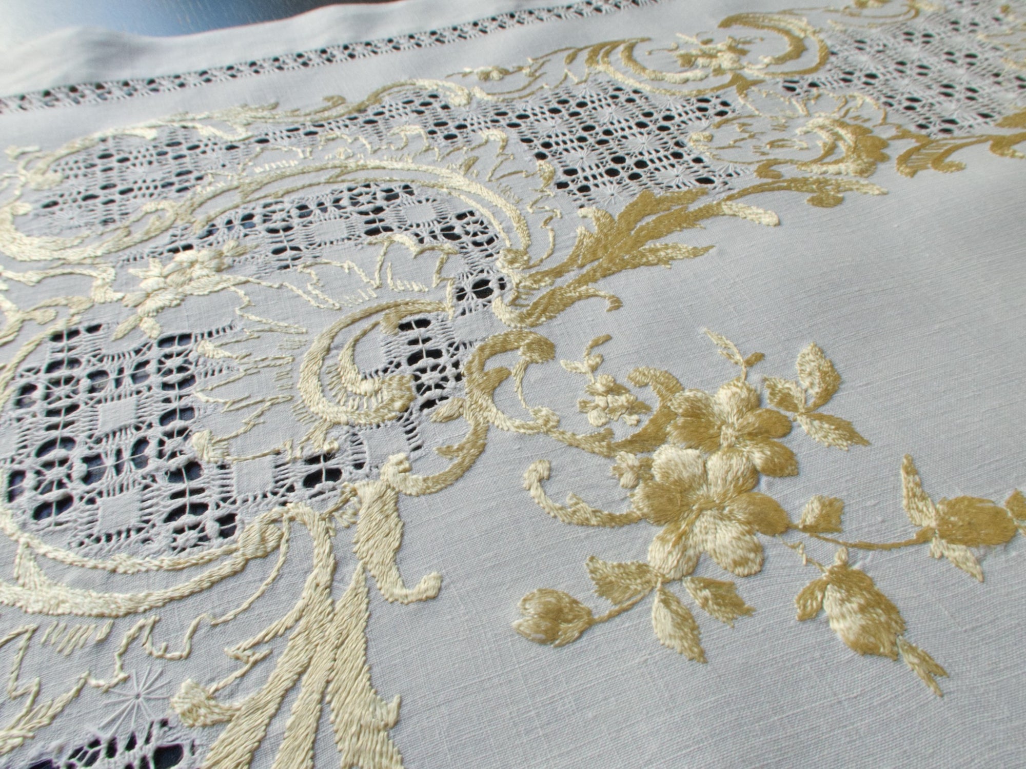 Vintage Silk Society Embroidery Square Tablecloth Topper 28"