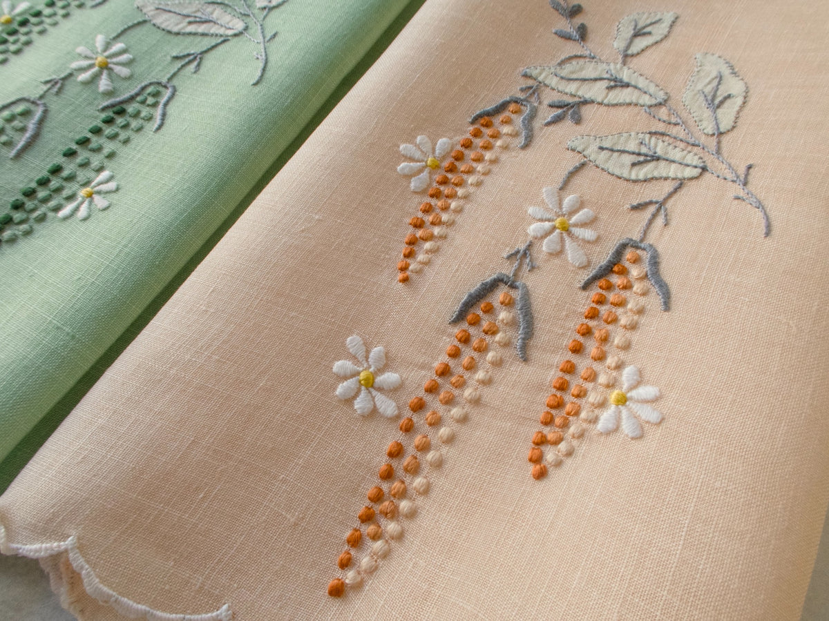 Trailing Flowers Vintage Madeira Guest Towels, Set of 2