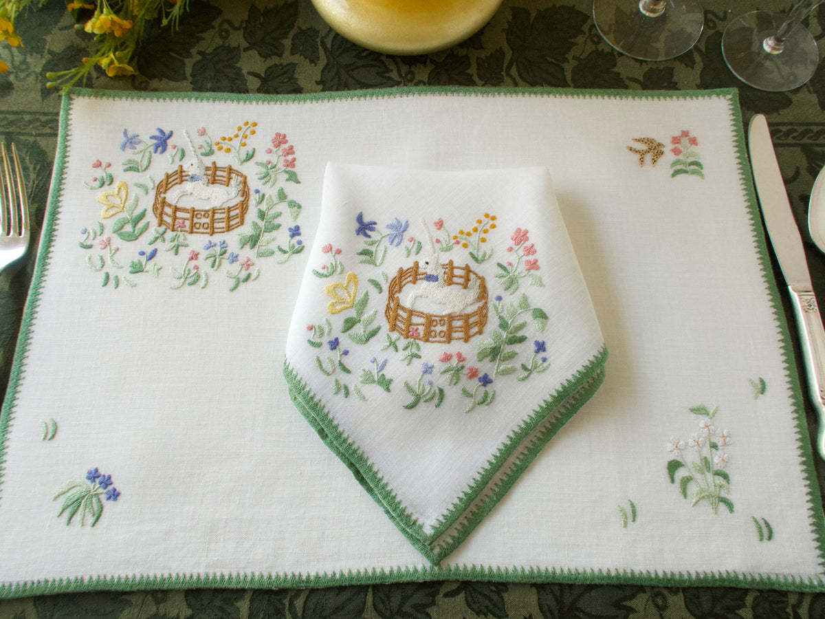 Hunt of the Unicorn Vintage Rapisardi 16pc Placemat Set for 8