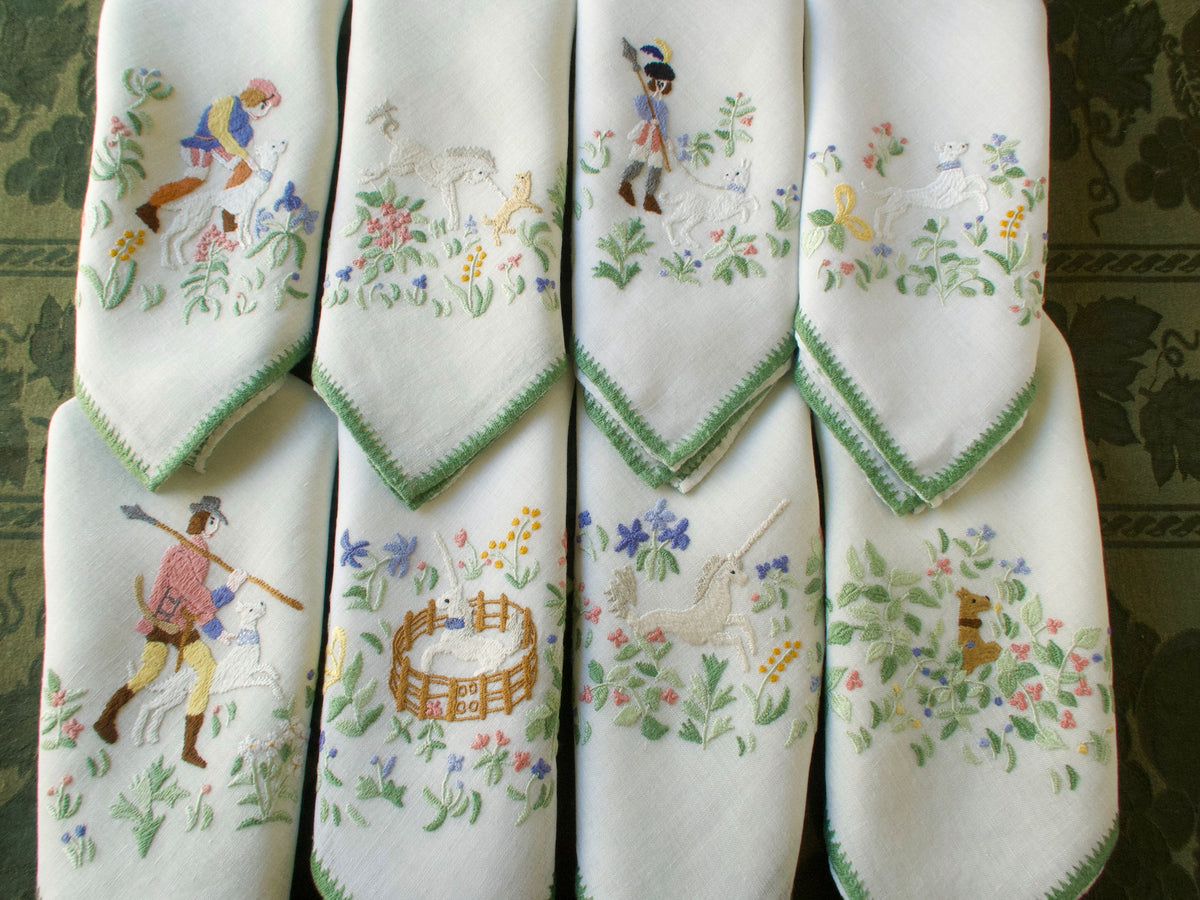 Hunt of the Unicorn Vintage Rapisardi 16pc Placemat Set for 8