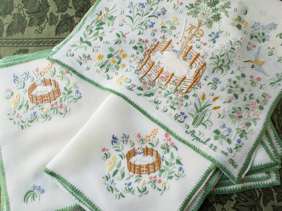 The Unicorn Tapestries Vintage Rapisardi 25pc Placemat Set for 12