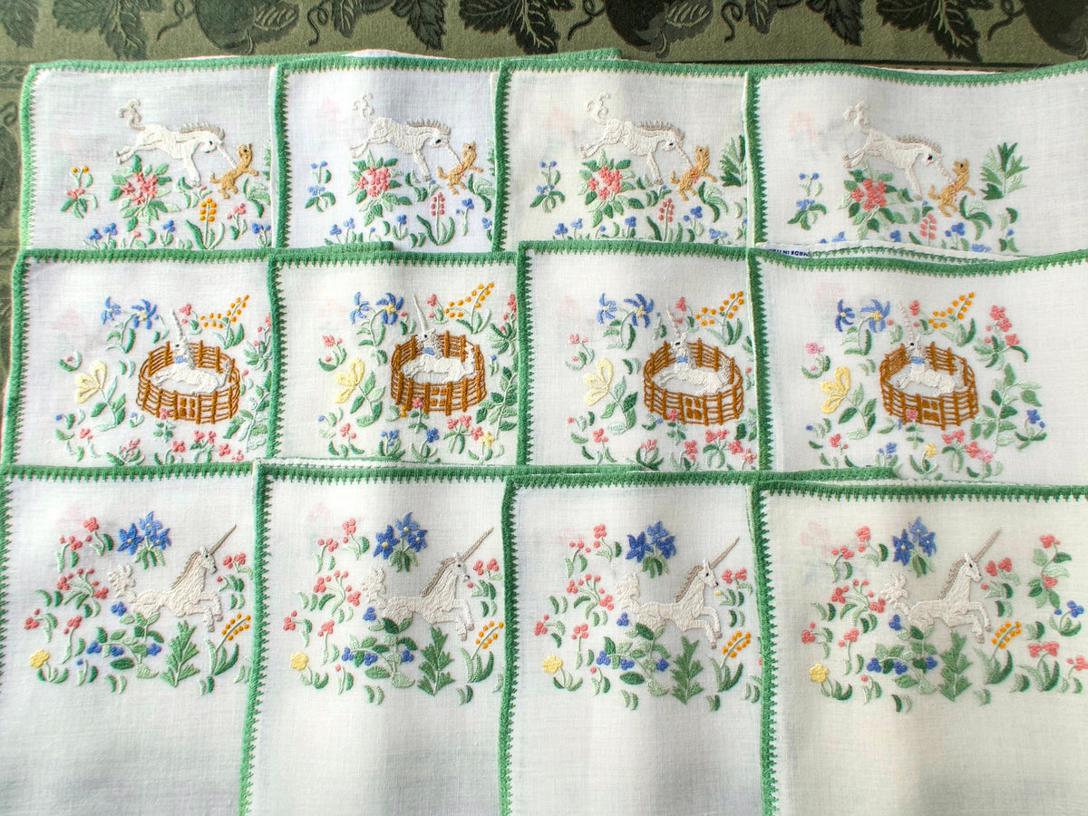 The Unicorn Tapestries Vintage Rapisardi 25pc Placemat Set for 12