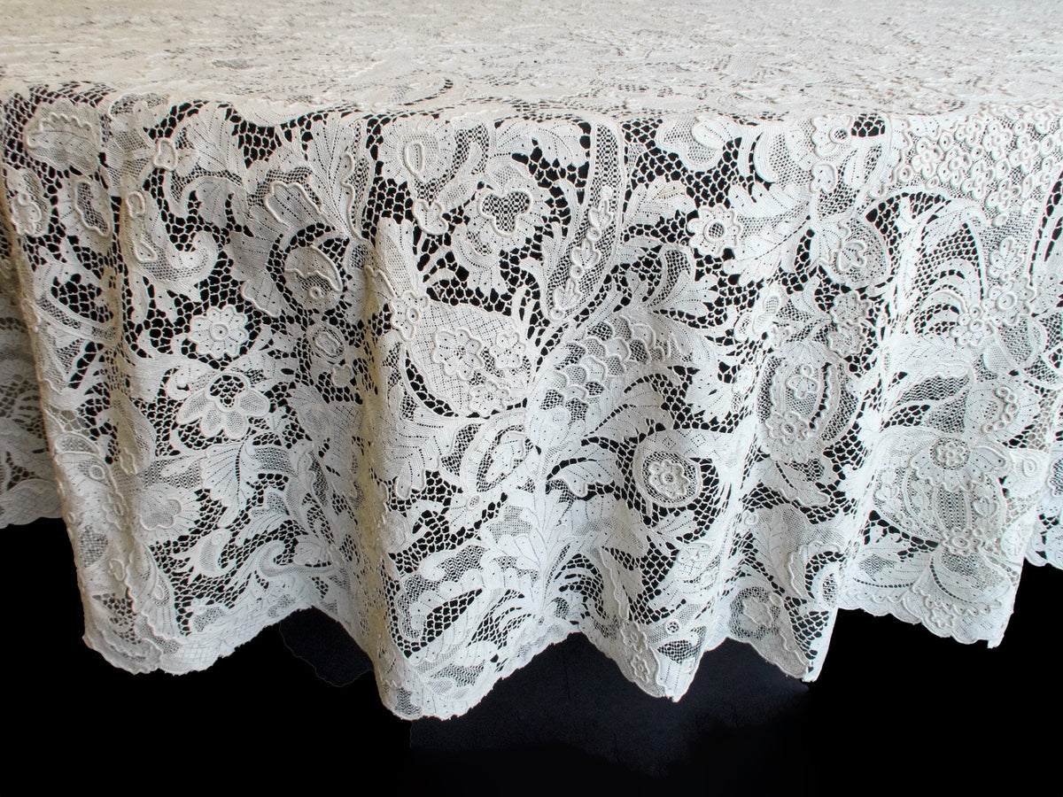 Superb Antique Italian Point Venise Round Tablecloth 66&quot;