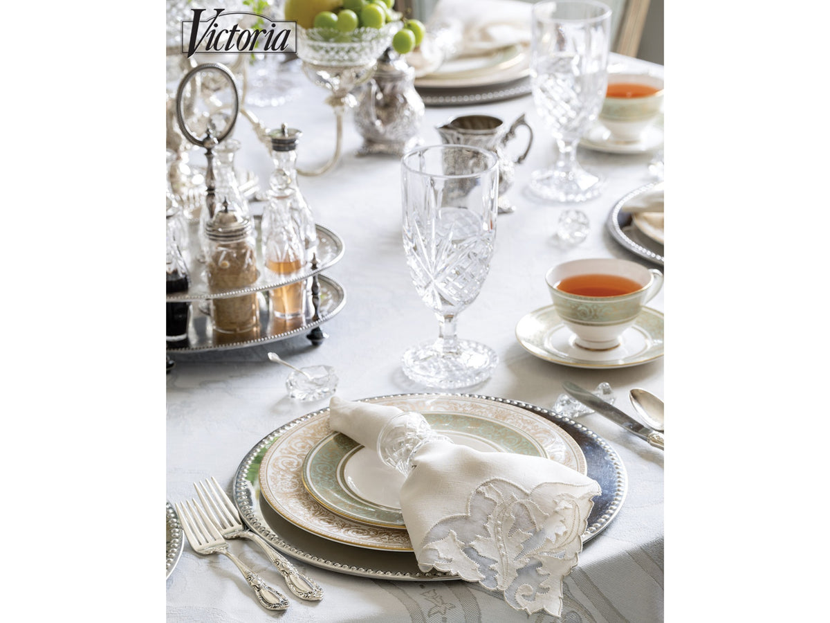 Acanthus Leaves Vintage Madeira Tablecloth &amp; 12 Napkins - 68&quot; x 106&quot;