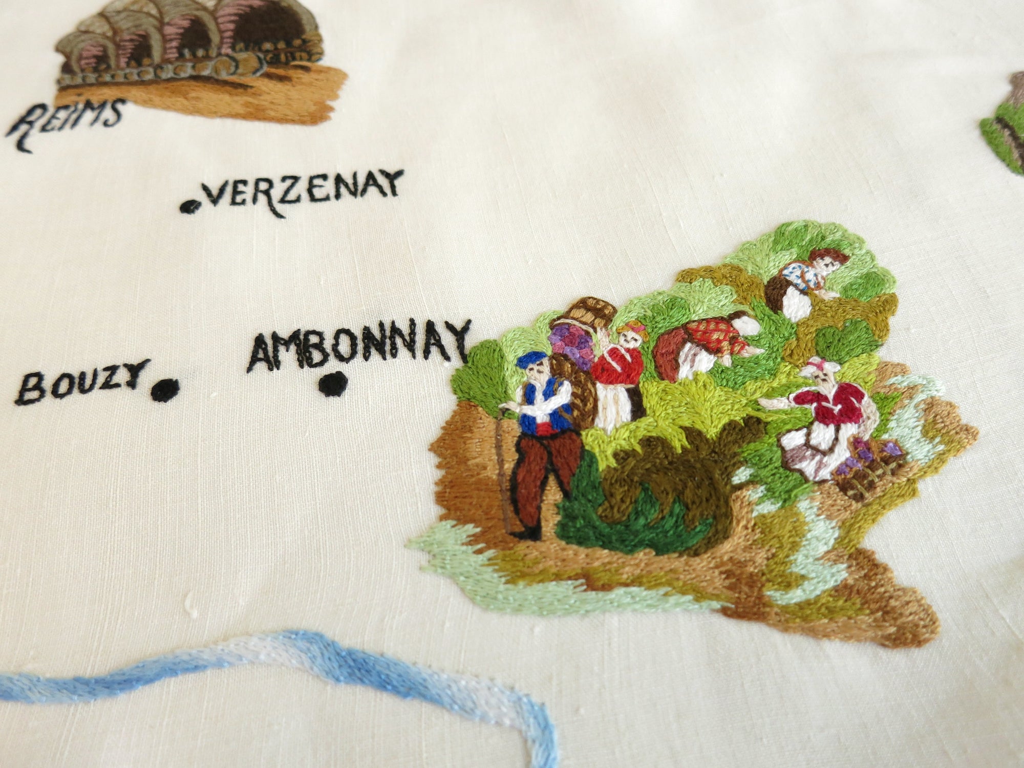 French Wine Country D Porthault Tablecloth 70x122" & 12 Napkins