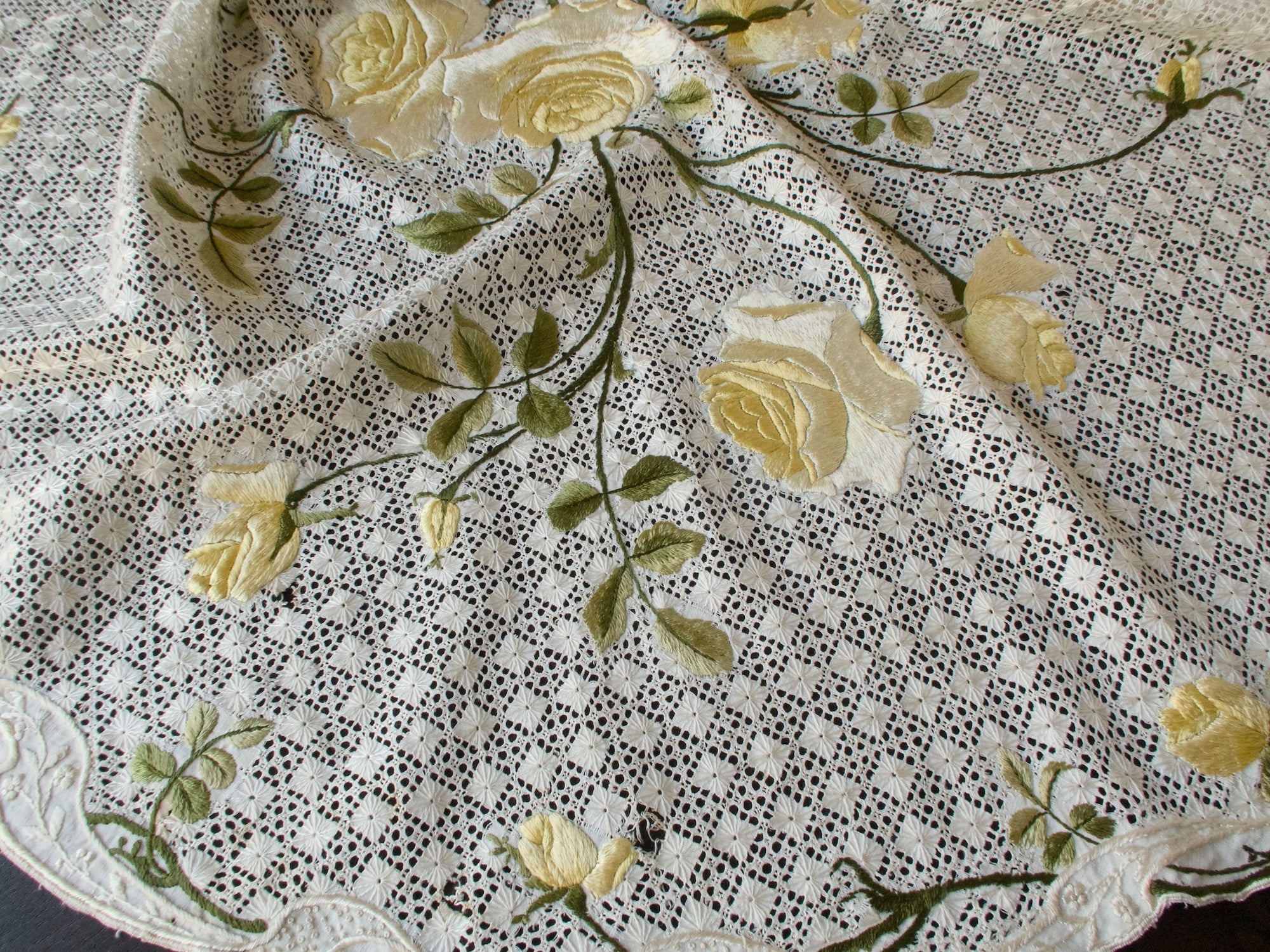 Yellow Roses Vintage Silk Society Embroidery Tablecloth Topper 35"