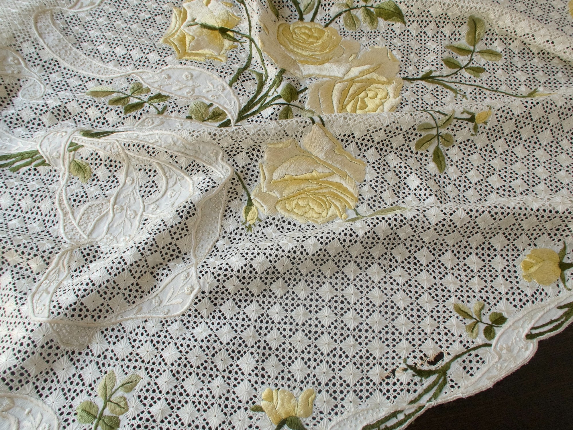 Yellow Roses Vintage Silk Society Embroidery Tablecloth Topper 35"