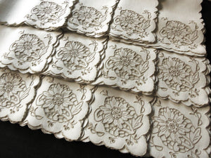 FLOWERS Vtg 12 Napkins Madeira Hand Embroidery Cutwork Ecru Linen 18x19" UNUSED