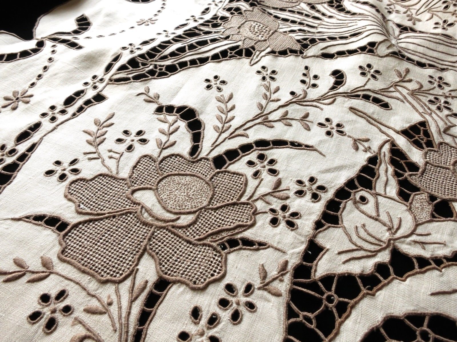 Antique Madeira Hand Embroidery Dense Cutwork Linen Tablecloth 64X120