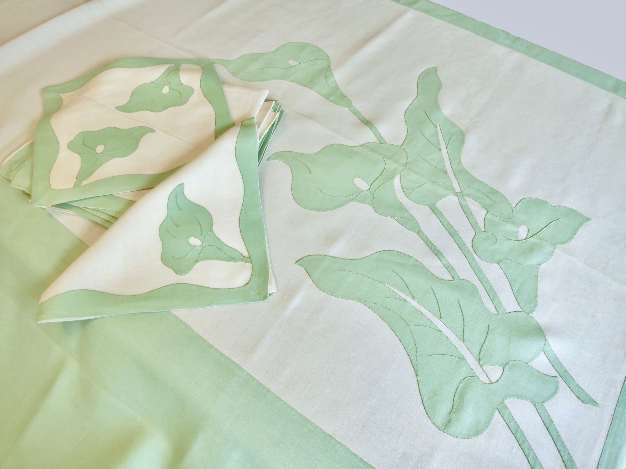 Calla Lily Vintage Madeira Hand Embroidered 106" Tablecloth & 12 Napkins