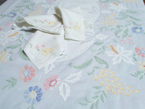 Pretty Flowers Vintage Madeira Tablecloth 66x102 & 12 Napkins