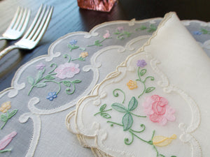 Charming Roses Vintage Madeira 16pc Oval Placemat Set for 8