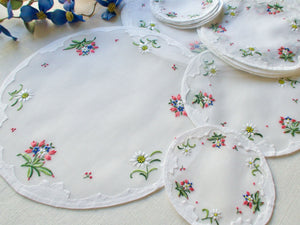 Colorful Flowers Vintage Madeira 24 pc Round Placemat Set for 8