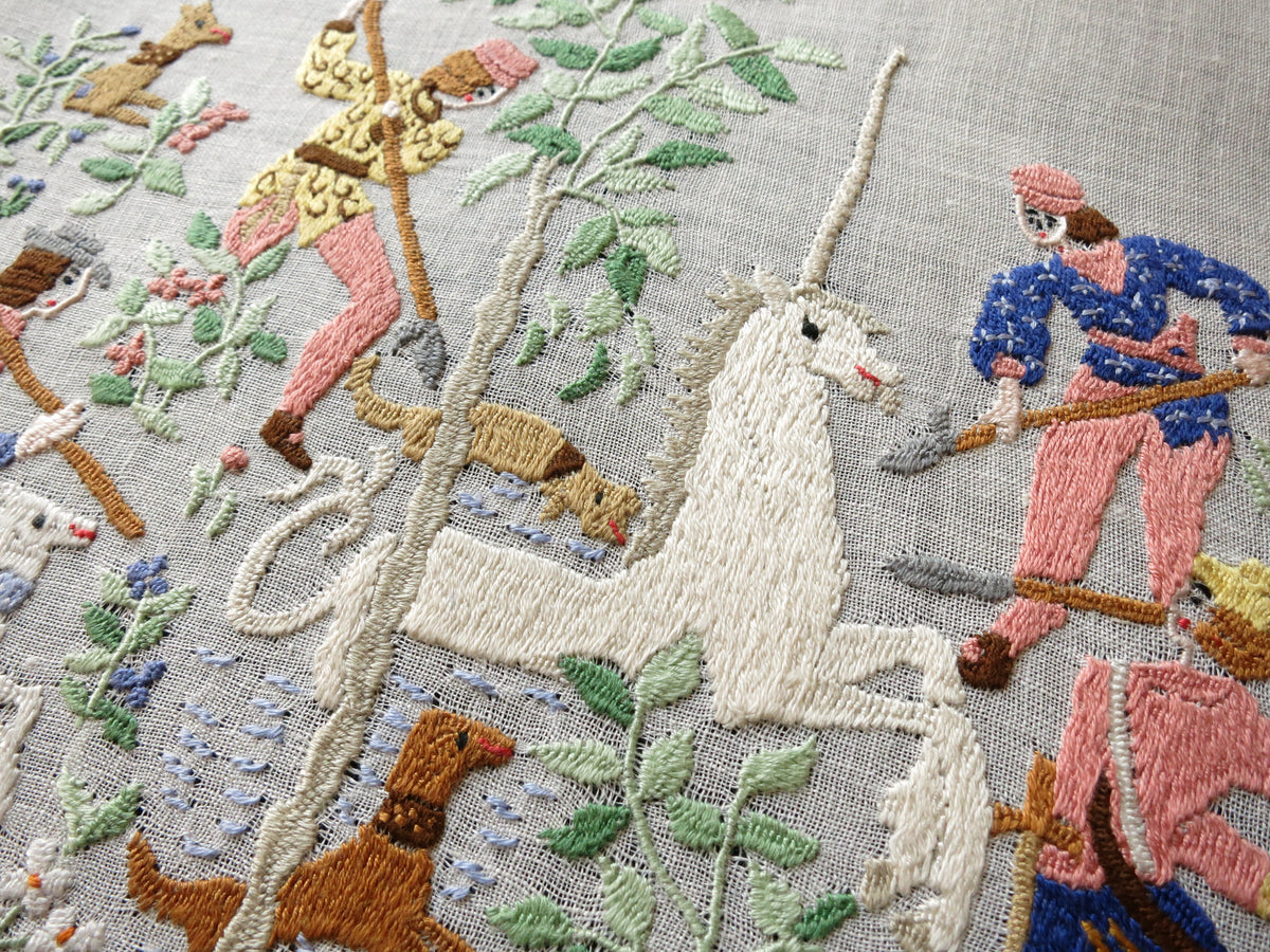 Unicorn Hunt Vintage Rapisardi Italian Embroidery Table Runner 15x32"
