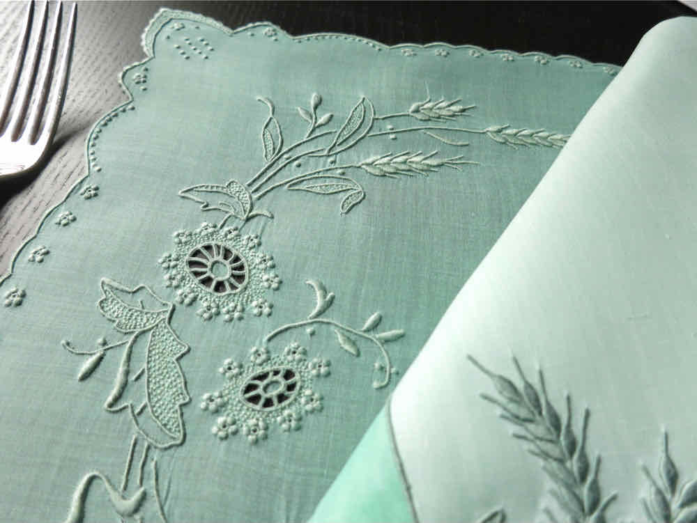 &quot;Wheat&quot; in Green Vintage Marghab Madeira 16pc Placemat Set