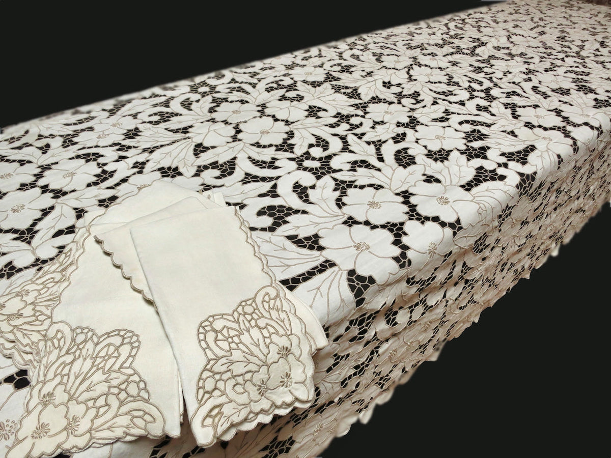 Elaborate Cutwork Vintage Madeira Linen Tablecloth &amp; 12 Napkins, 68x102