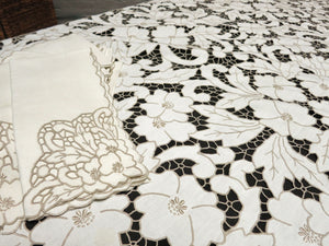 Elaborate Cutwork Vintage Madeira Linen Tablecloth & 12 Napkins, 68x102