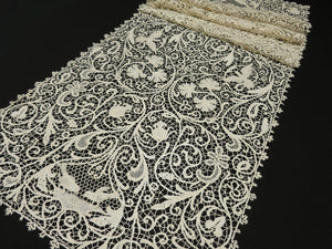Birds Nest w/ Eggs Antique Italian Lace Table Runner 16x52