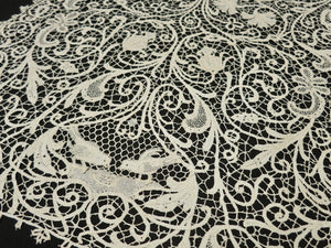 Birds Nest w/ Eggs Antique Italian Lace Table Runner 16x52