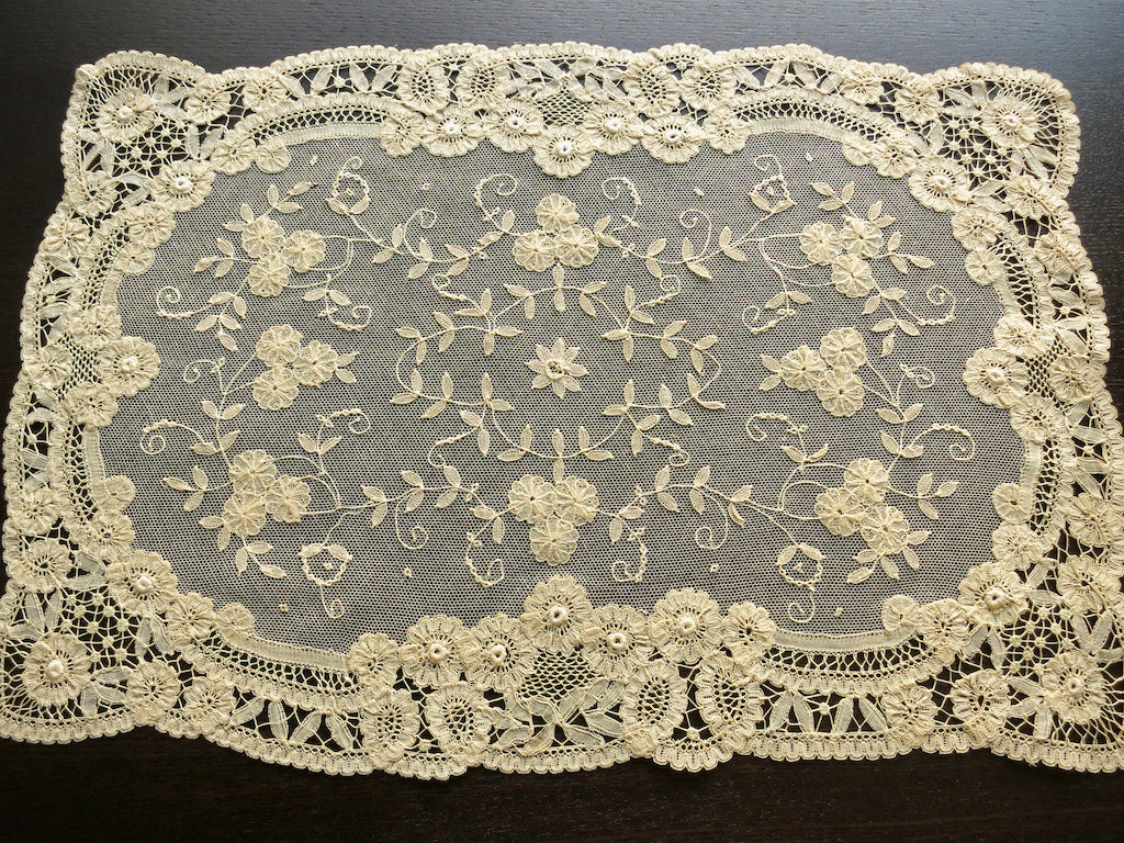 Pretty Antique Princess Lace Doily or Tray Cover 11x17"