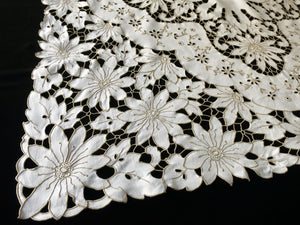 Pretty Cutwork Vintage Madeira Linen Tablecloth Topper 40x41"