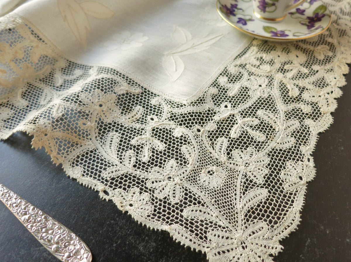 Belgian Renaissance Lace Vintage 25pc Placemat Set for 12