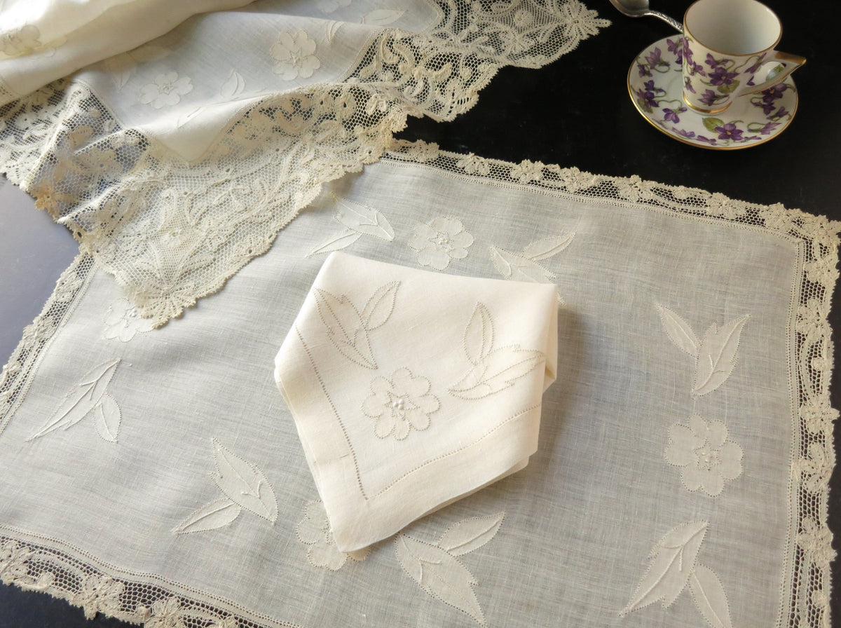 Belgian Renaissance Lace Vintage 25pc Placemat Set for 12