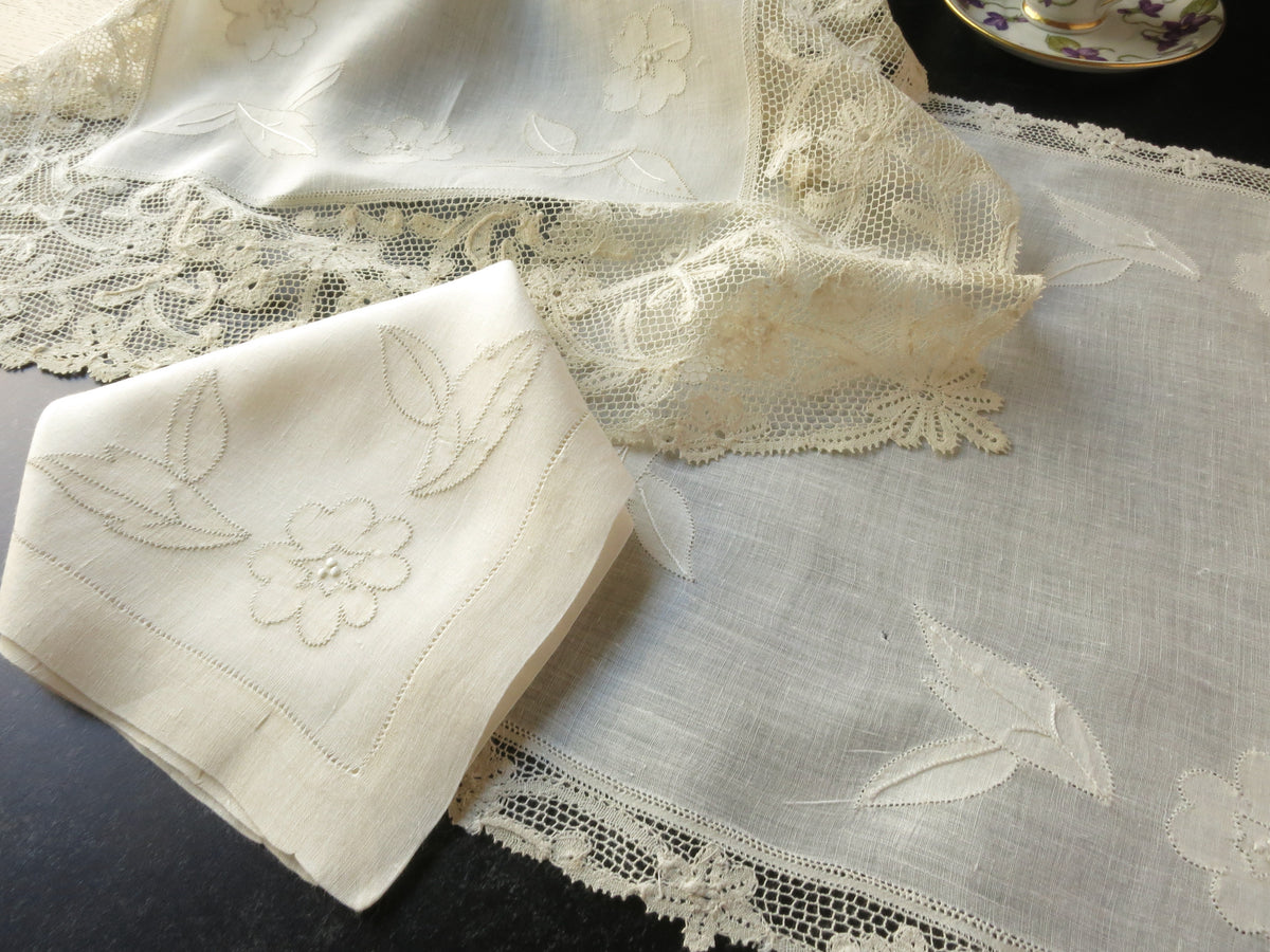 Belgian Renaissance Lace Vintage 25pc Placemat Set for 12