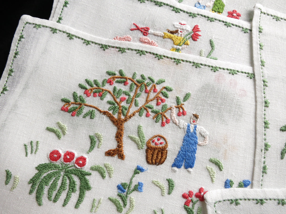 Gardening Italian Style Vintage Embroidered Placemat Set Rapisardi - Setting for 8