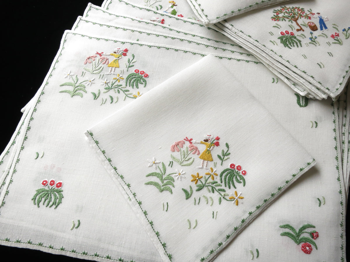 Gardening Italian Style Vintage Embroidered Placemat Set Rapisardi - Setting for 8