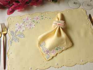 Dogwood Vintage Madeira 17pc Placemat Set for 8