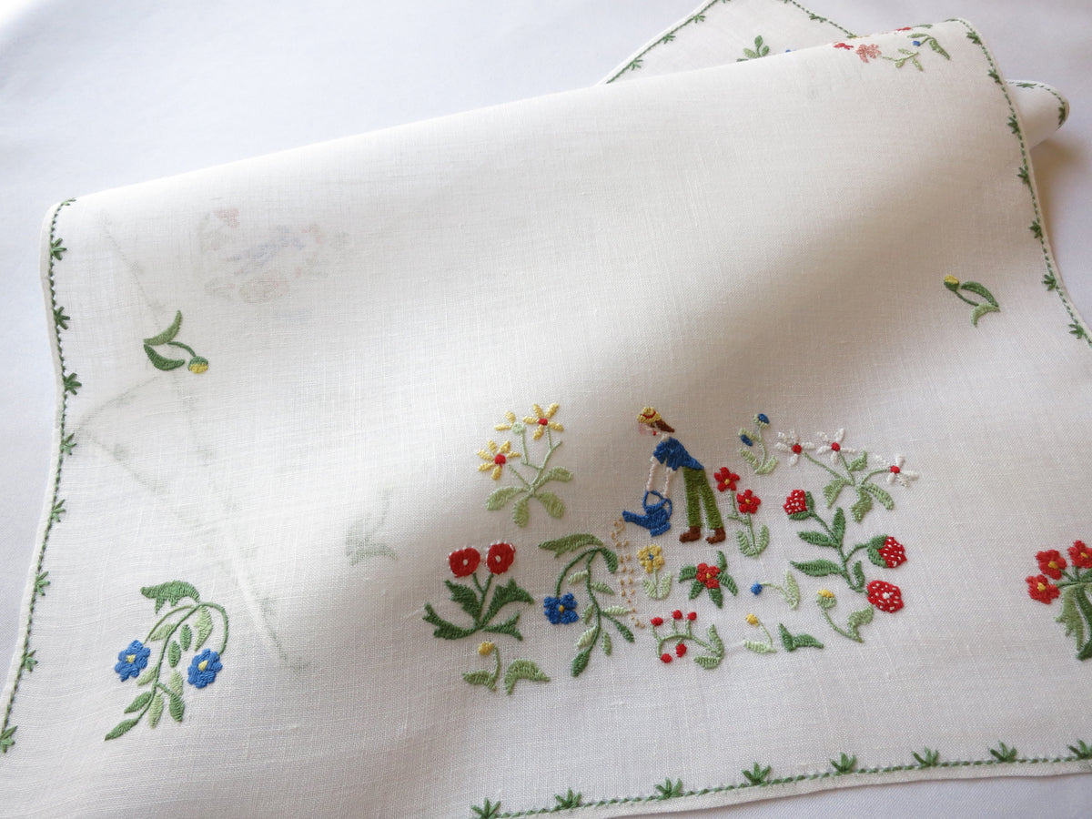 Gardener's Delight Italian Embroidery Linen Table Runner Baroness Rapisardi