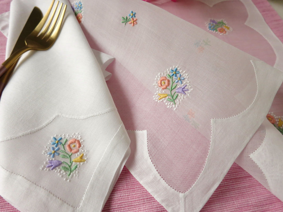 Dainty Flowers Vintage Madeira 17pc Organdy Placemat Set for 8