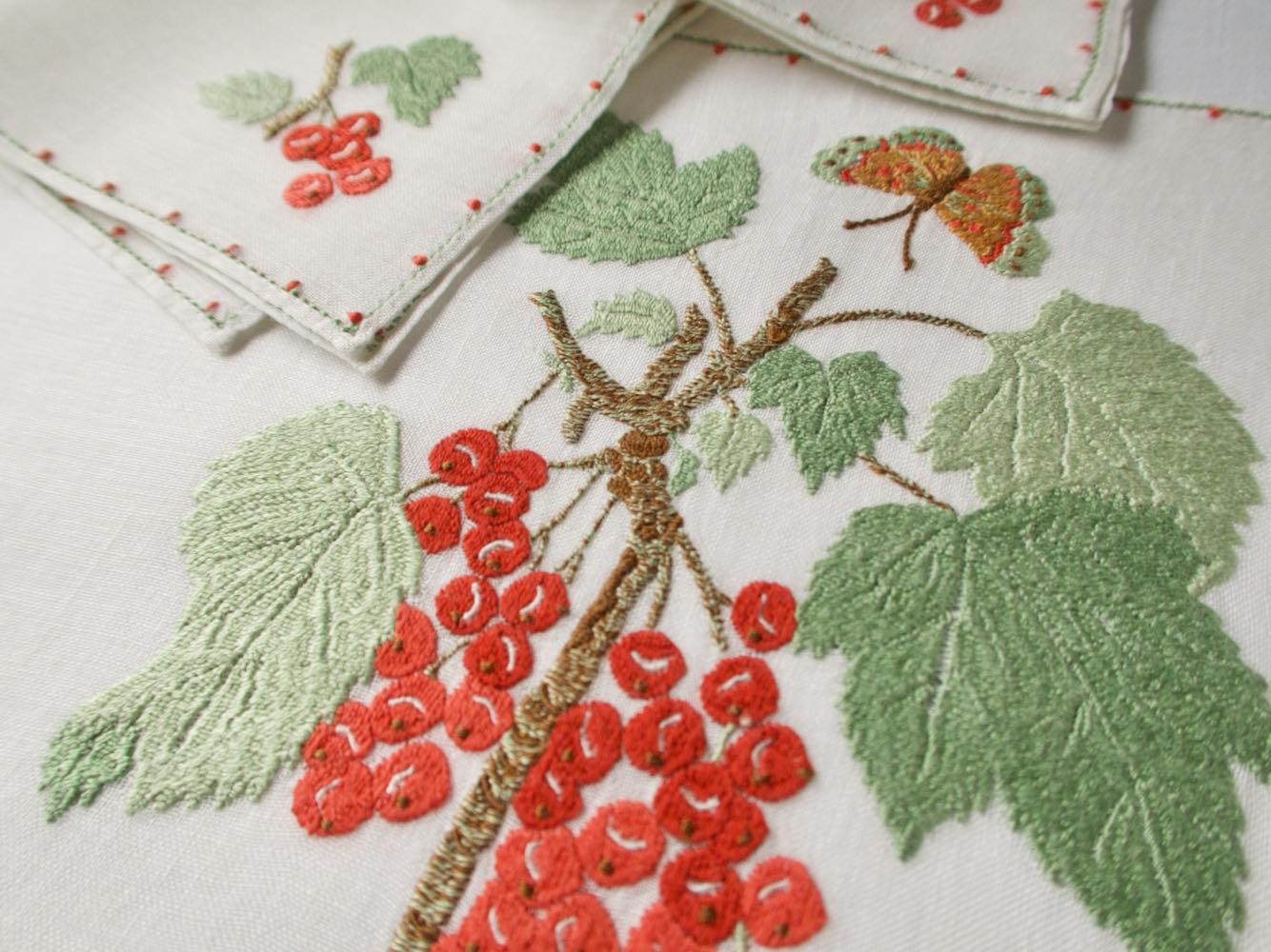 Grapes & Butterfly Vintage Italian Rapisardi 3pc Linen Breakfast Set
