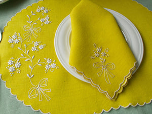 Sunny Yellow Vintage Madeira 8pc Linen Placemat Set for 4