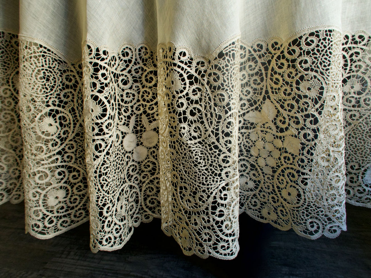 Vintage Italian Cantu Lace &amp; Linen Round Tablecloth 98&quot;
