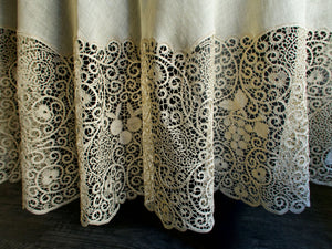 Vintage Italian Cantu Lace & Linen Round Tablecloth 98"