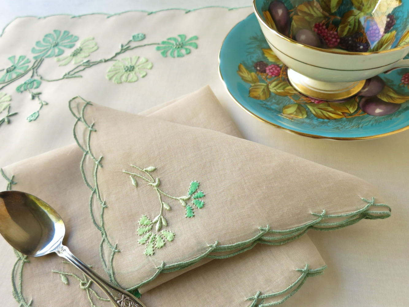 "Cornflower" in Green Vintage Marghab 3pc Breakfast Set