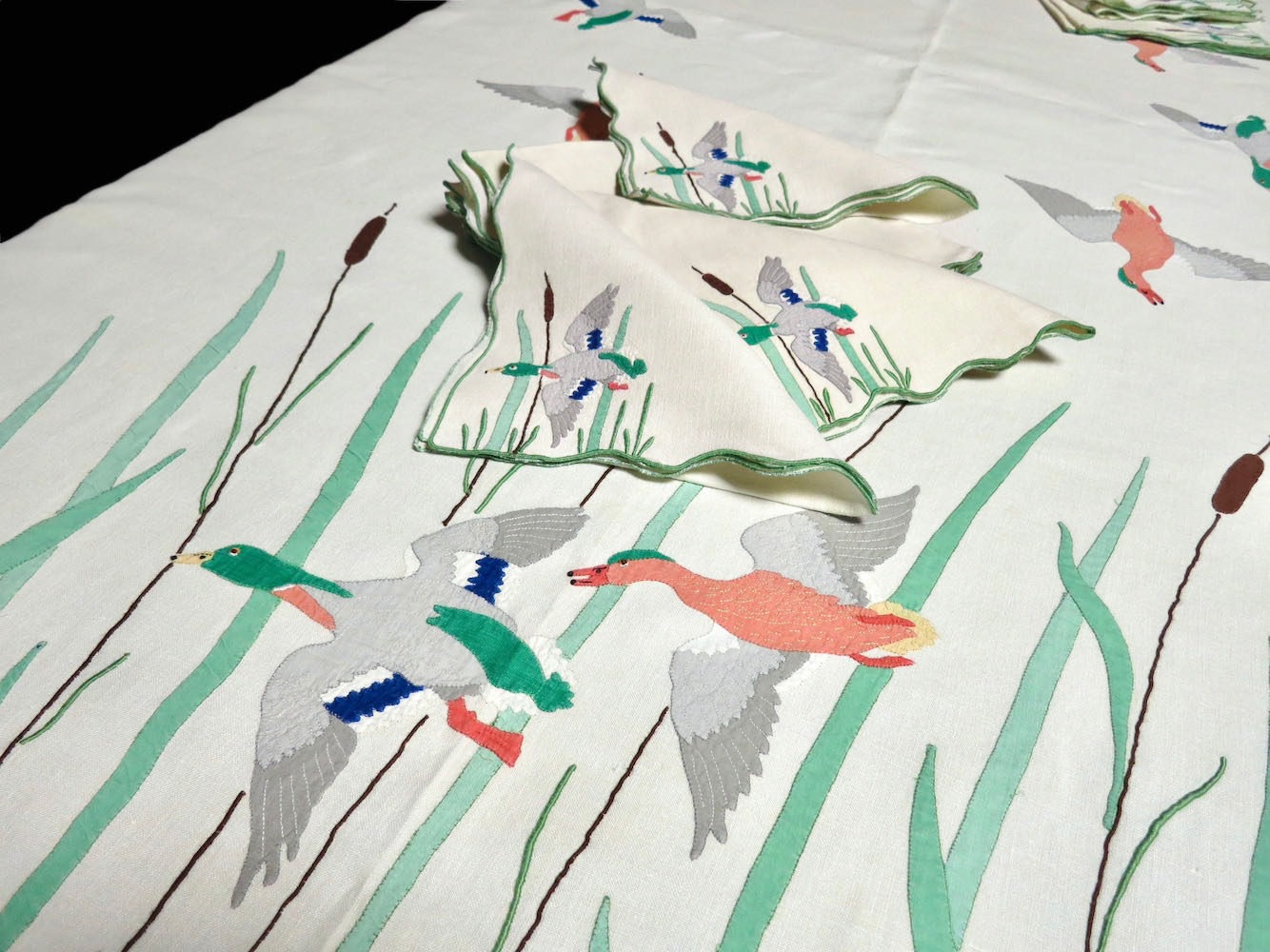 Mallards Over the Marsh Vintage Madeira Tablecloth & 12 Napkins 78x116