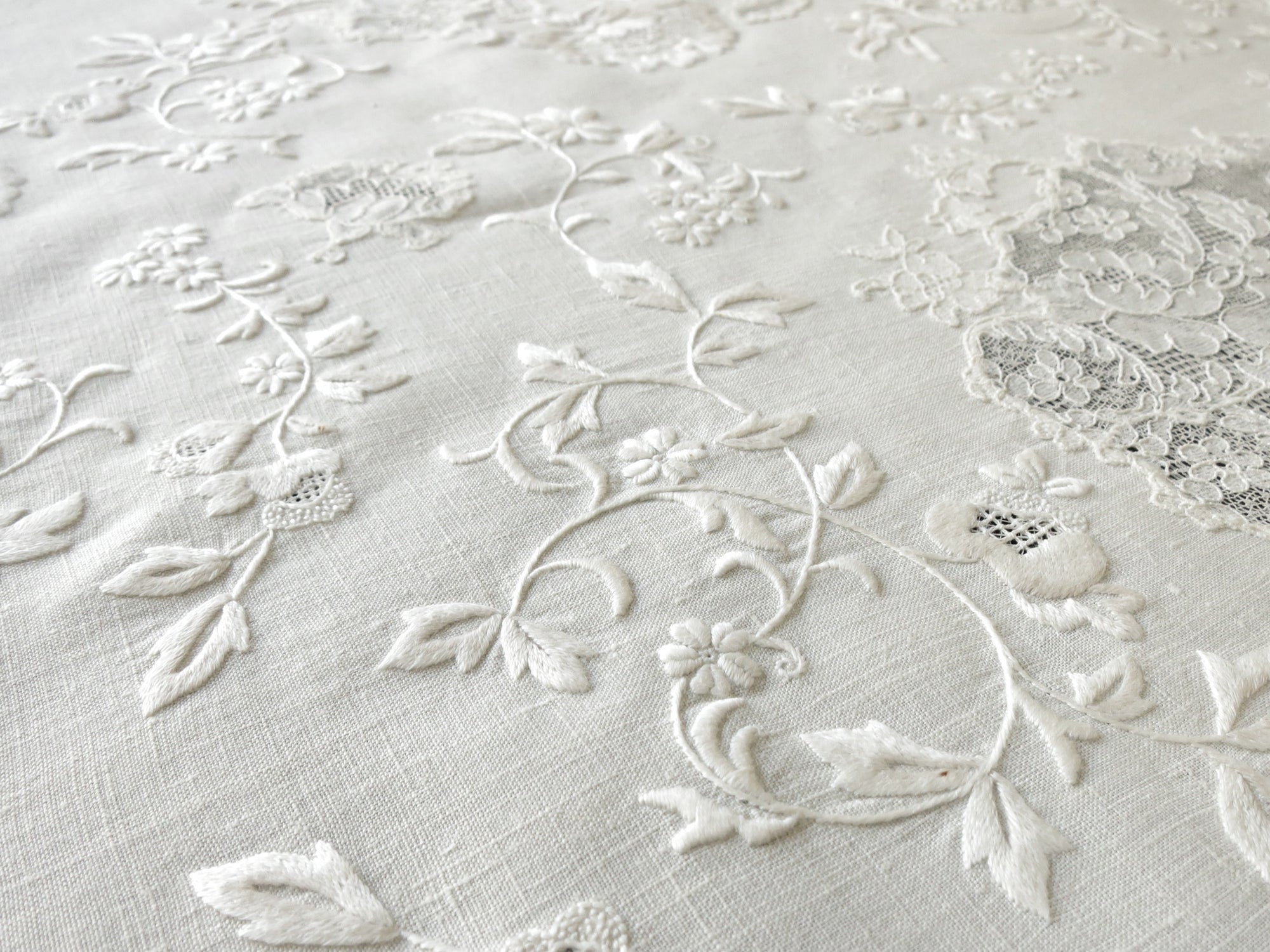 Antique French Linen & Lace Tablecloth 70x96", with 8 + 12 Napkins