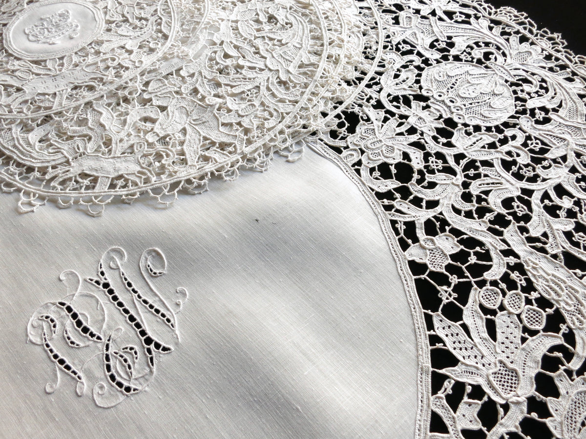 Dogs, Pheasants &amp; Deer c1900 Antique Point de Venise Lace Table Setting for 6