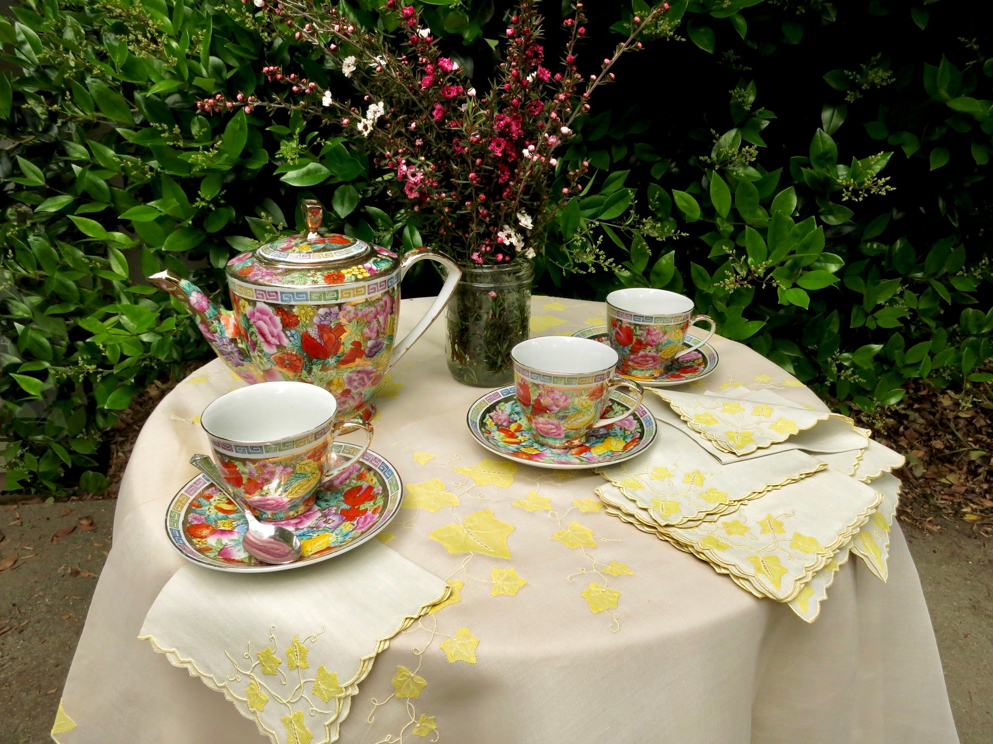 "Ivy" Vintage Marghab 12 Linen Tea Napkins, plus Tea Cloth